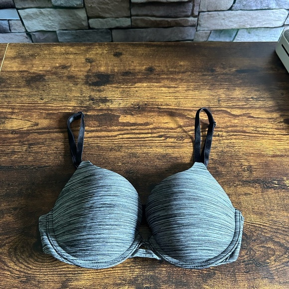 Victoria's Secret Other - Victorias Secret Bra Women’s Size 32C